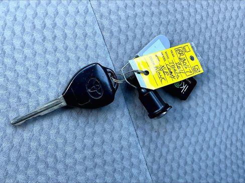 Used 2011 Toyota Camry LE image 14