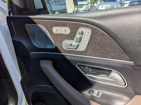 Used 2020 Mercedes-Benz GLS 450 4MATIC image 29