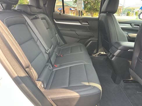 Used 2025 GMC Terrain Elevation w/ Elevation Premium Package FWD image 16