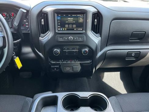 Used 2019 Chevrolet Silverado 1500 Custom Trail Boss w/ Custom Convenience Package AWD/4WD image 18