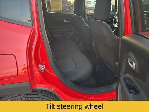 Used 2023 Jeep Renegade Latitude image 27