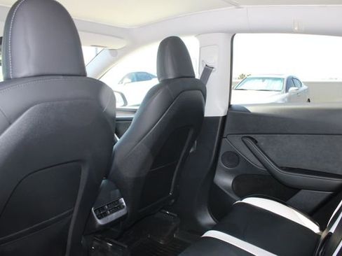 Used 2023 Tesla Model Y Long Range AWD/4WD image 9