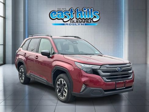Certified 2025 Subaru Forester Premium AWD/4WD image 1
