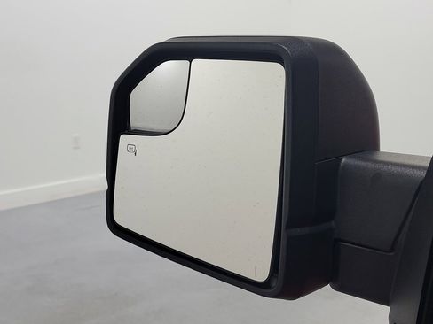 Used 2018 Ford F150 XLT w/ Equipment Group 302A Luxury image 15