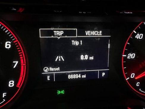 Used 2024 Chevrolet Trax RS FWD image 43