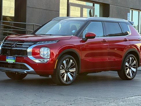 New 2026 Mitsubishi Outlander SEL FWD image 9