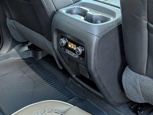 New 2026 GMC Acadia Denali Ultimate w/ LPO, Floor Liner Package AWD/4WD image 40