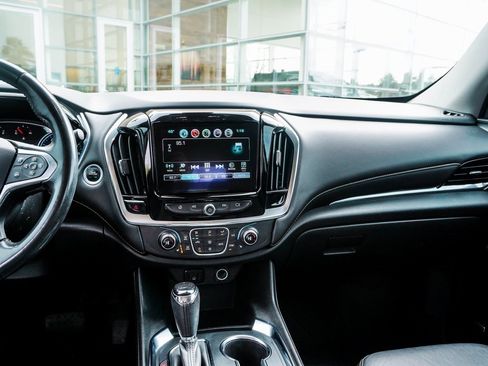 Used 2019 Chevrolet Traverse RS image 16