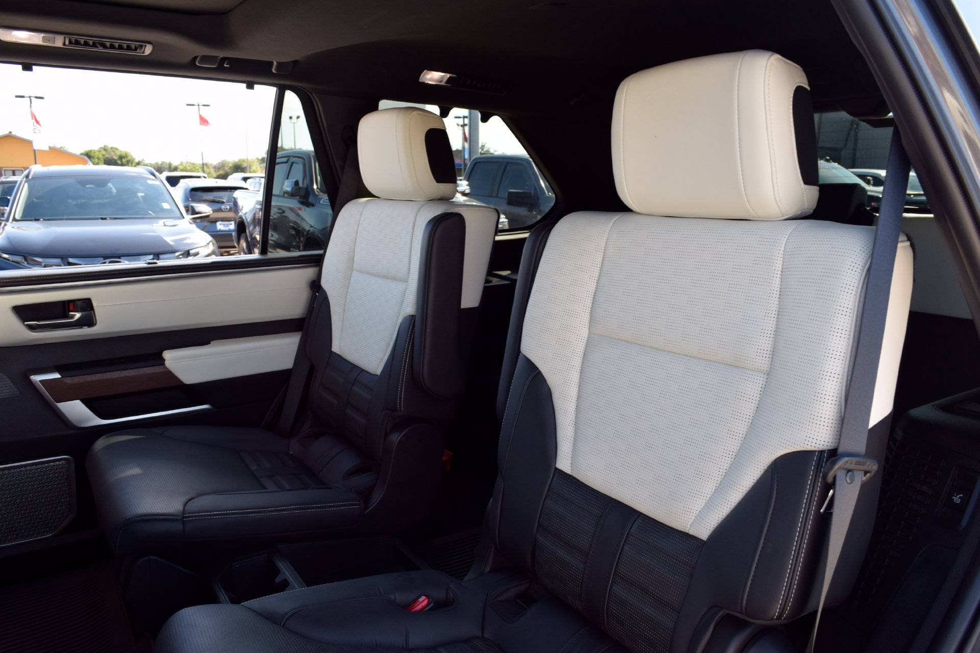 Used 2024 Toyota Sequoia Capstone AWD/4WD image 18