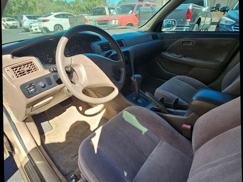 Used 1998 Toyota Camry LE image 11