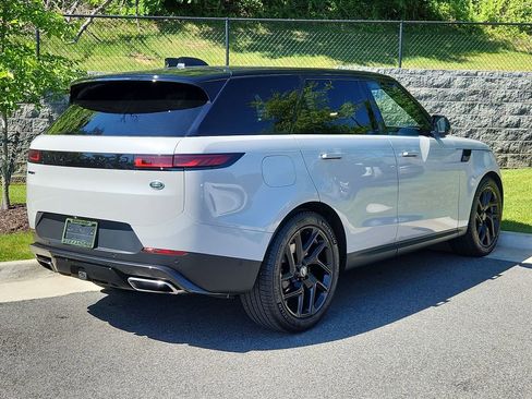 Used 2023 Land Rover Range Rover Sport SE AWD/4WD image 2