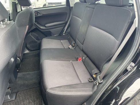 Used 2018 Subaru Forester 2.5i Premium AWD/4WD image 16