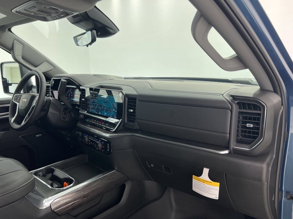 Used 2025 Chevrolet Silverado 2500 LTZ w/ LTZ Premium Package AWD/4WD image 28