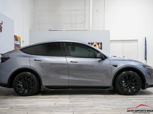 Used 2026 Tesla Model Y 2WD image 30