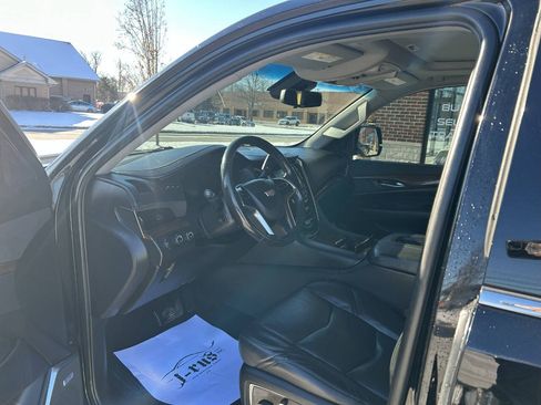 Used 2018 Cadillac Escalade Premium Luxury image 17