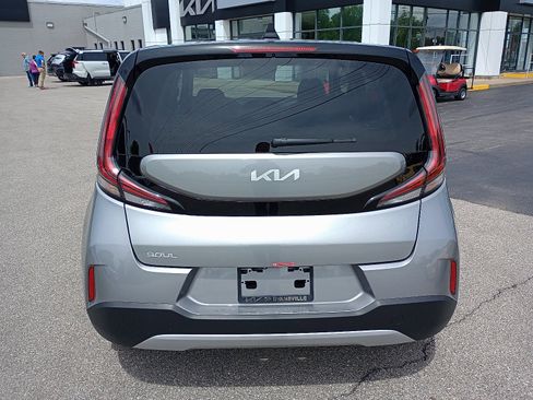 Used 2025 Kia Soul LX w/ LX Technology Package image 6