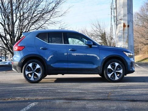 Certified 2025 Volvo XC40 B5 Plus AWD/4WD image 8