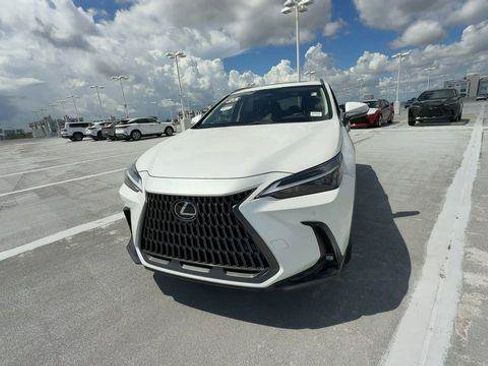 Certified 2025 Lexus NX 250 FWD w/ Towing Package (2000 Lbs) image 3