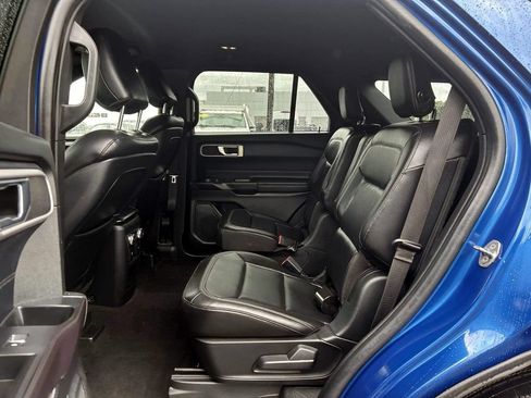 Used 2020 Ford Explorer XLT w/ Equipment Group 202A RWD image 15