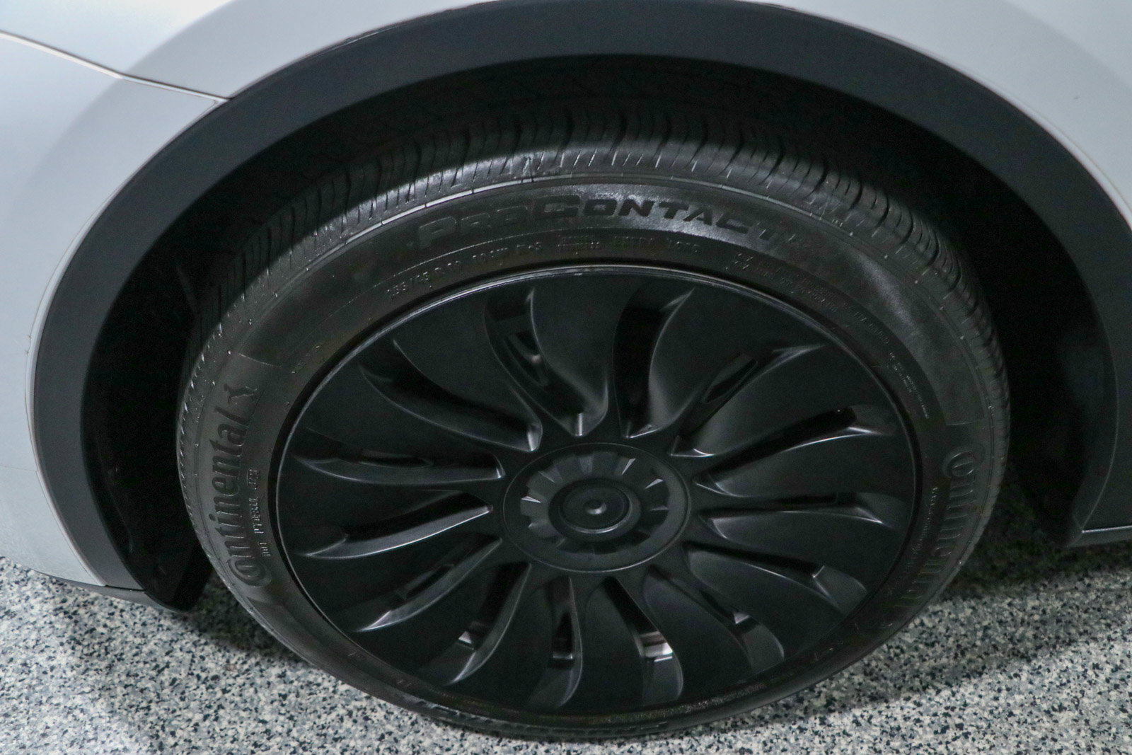 Used 2023 Tesla Model Y AWD image 11