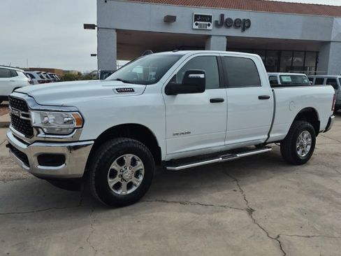 Used 2024 RAM 2500 Big Horn AWD/4WD image 1