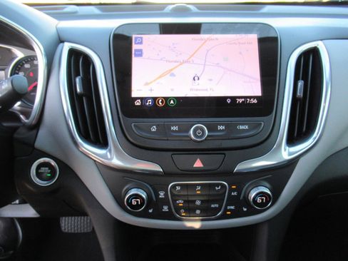Used 2020 Chevrolet Equinox LT FWD image 25