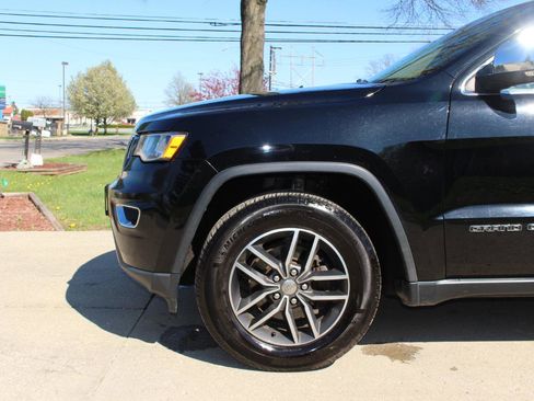 Used 2018 Jeep Grand Cherokee Limited image 52