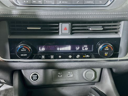 Used 2023 Nissan Rogue SV FWD image 24