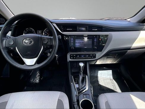 Used 2017 Toyota Corolla LE w/ Carpet Mat Package (TMS) FWD image 18