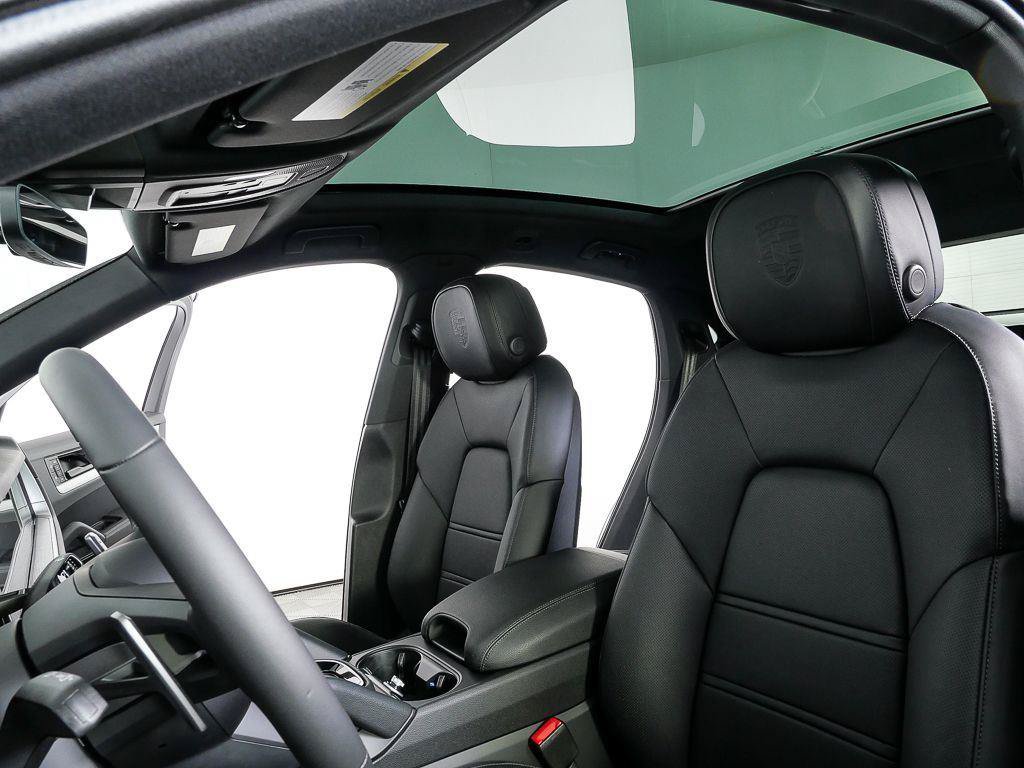 Used 2026 Porsche Cayenne Coupe AWD/4WD image 5