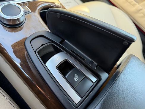 Used 2017 Mercedes-Benz SLC 300 image 36