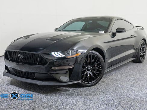 Used 2019 Ford Mustang GT Premium w/ GT Performance Package RWD image 3