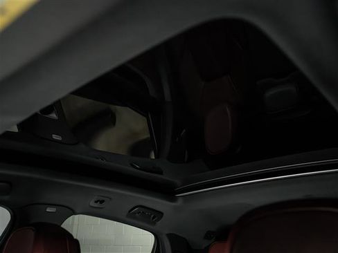 New 2026 Porsche Cayenne S image 18