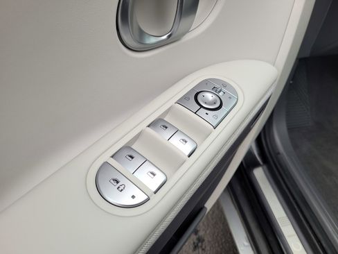 Used 2024 Hyundai Ioniq 5 Limited image 26