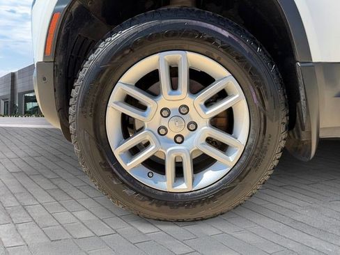 Used 2020 Land Rover Defender 110 S AWD/4WD image 9
