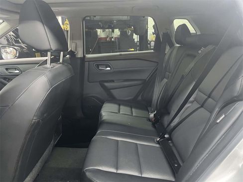 Used 2023 Nissan Rogue SV w/ SV Premium Package image 13