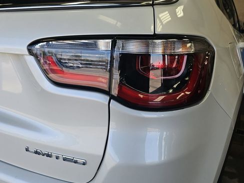 Used 2020 Jeep Compass Limited w/ Premium Lighting Group image 32