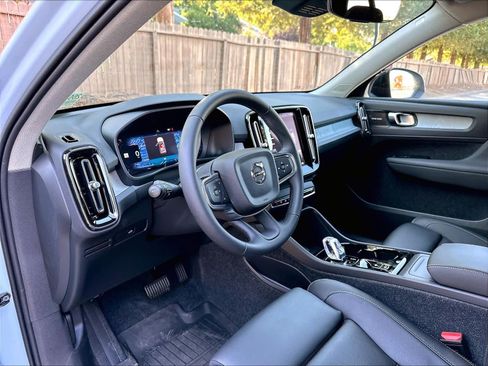 New 2026 Volvo XC40 B5 Plus w/ Climate Package AWD/4WD image 8