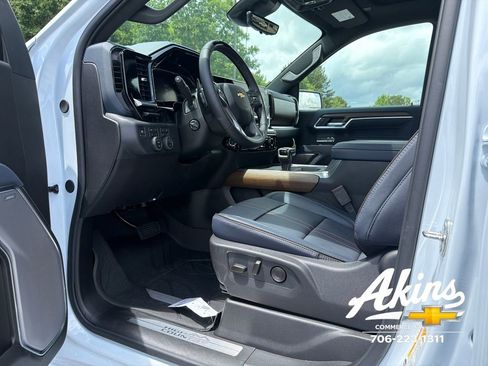 New 2026 Chevrolet Silverado 1500 High Country AWD/4WD image 13