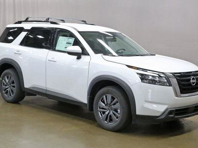 New 2025 Nissan Pathfinder SV