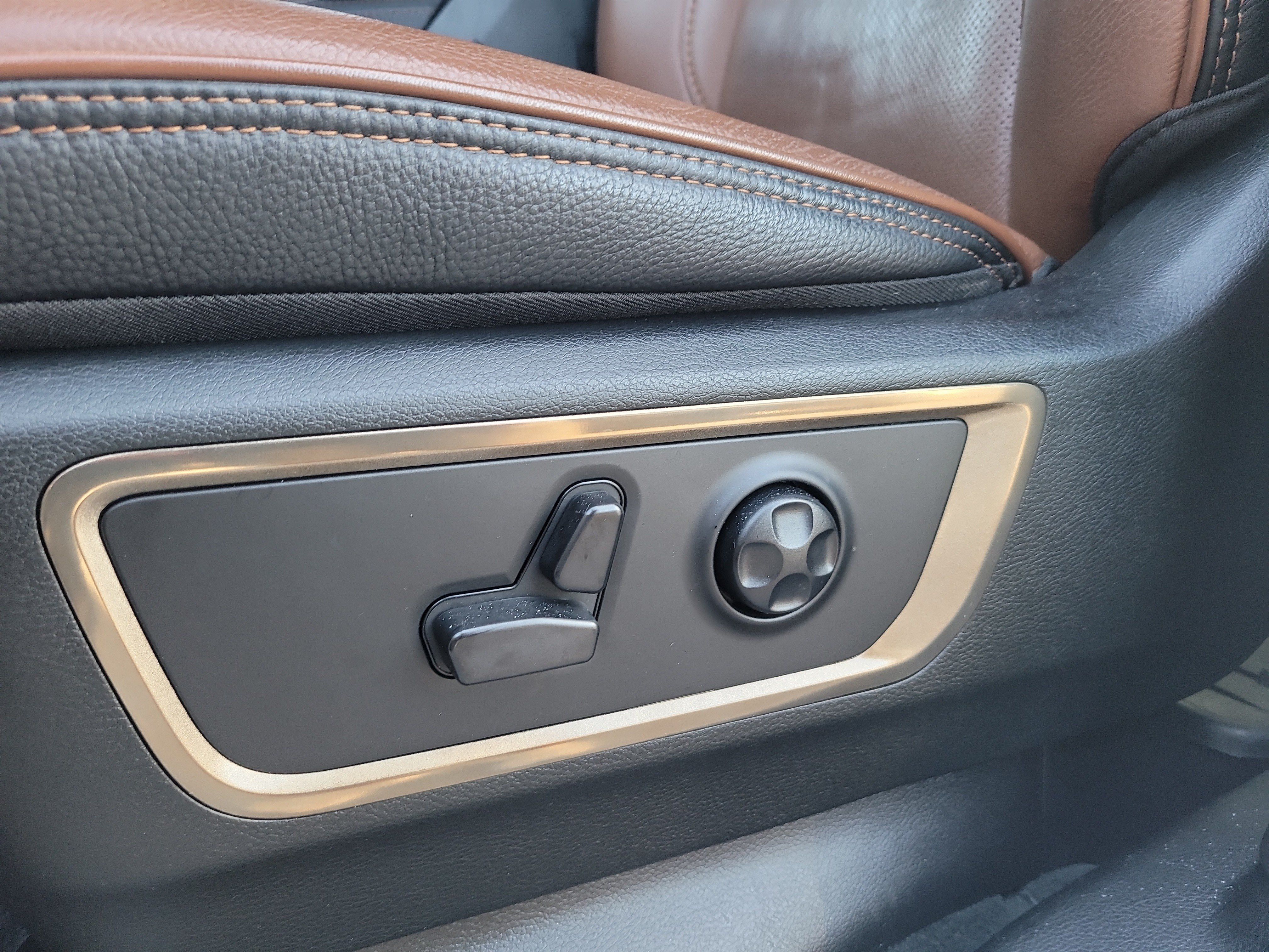Used 2023 RAM 1500 Limited AWD/4WD image 19