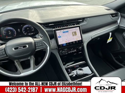 New 2025 Jeep Grand Cherokee Limited image 13