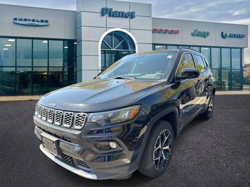 Used 2025 Jeep Compass Limited AWD/4WD image 3