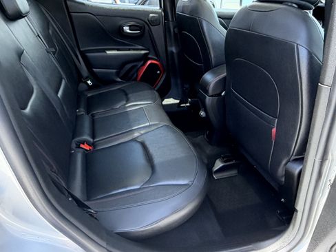 Used 2018 Jeep Renegade Trailhawk AWD/4WD image 12