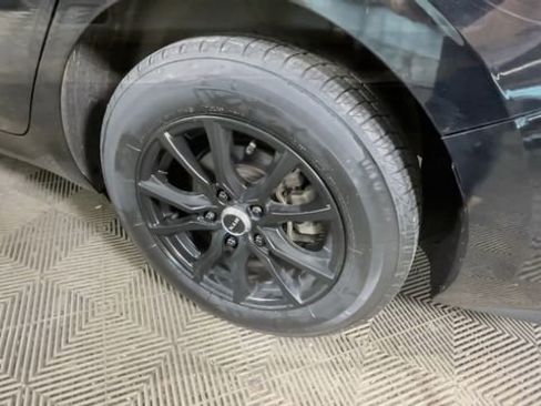 Used 2021 Hyundai Elantra SE FWD image 16