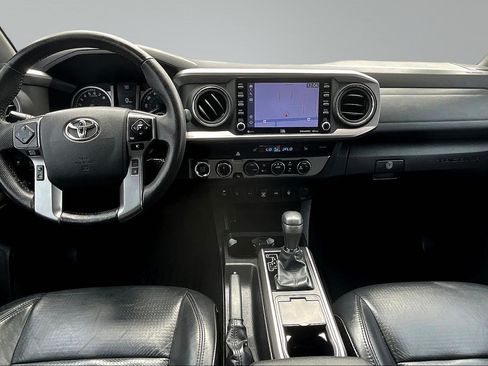 Used 2023 Toyota Tacoma Limited AWD/4WD image 9