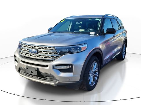 Used 2023 Ford Explorer Limited image 3
