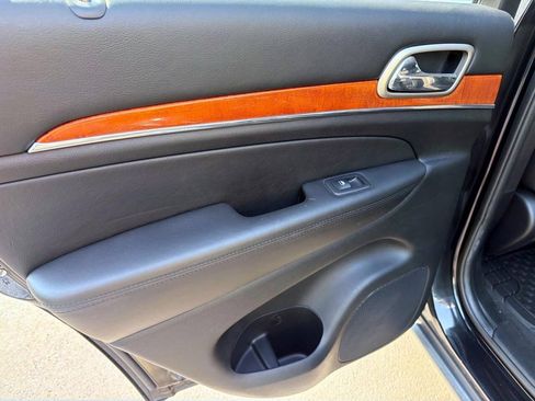 Used 2012 Jeep Grand Cherokee Overland AWD/4WD image 16