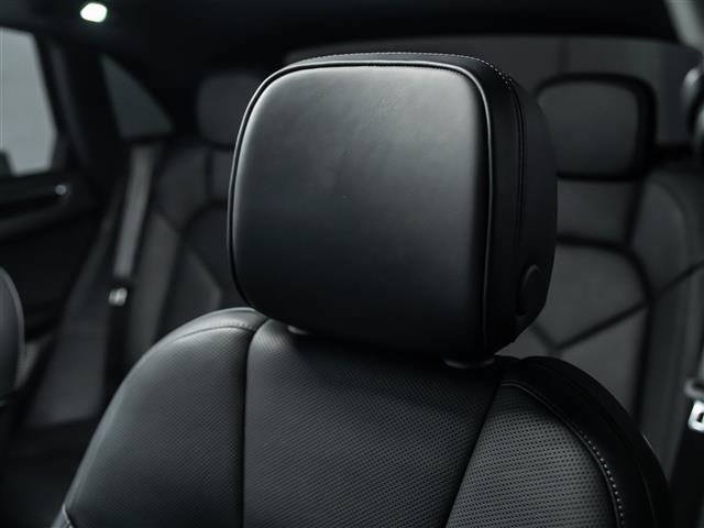 Used 2026 Porsche Macan AWD/4WD image 21