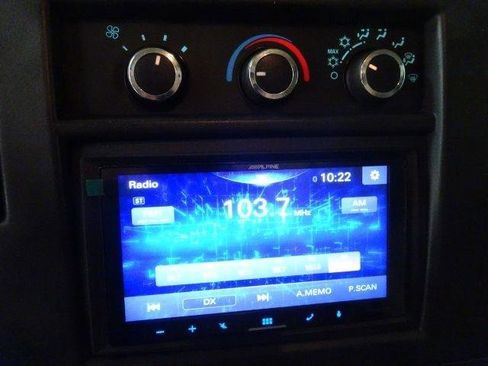 Used 2014 GMC Savana 3500 image 31